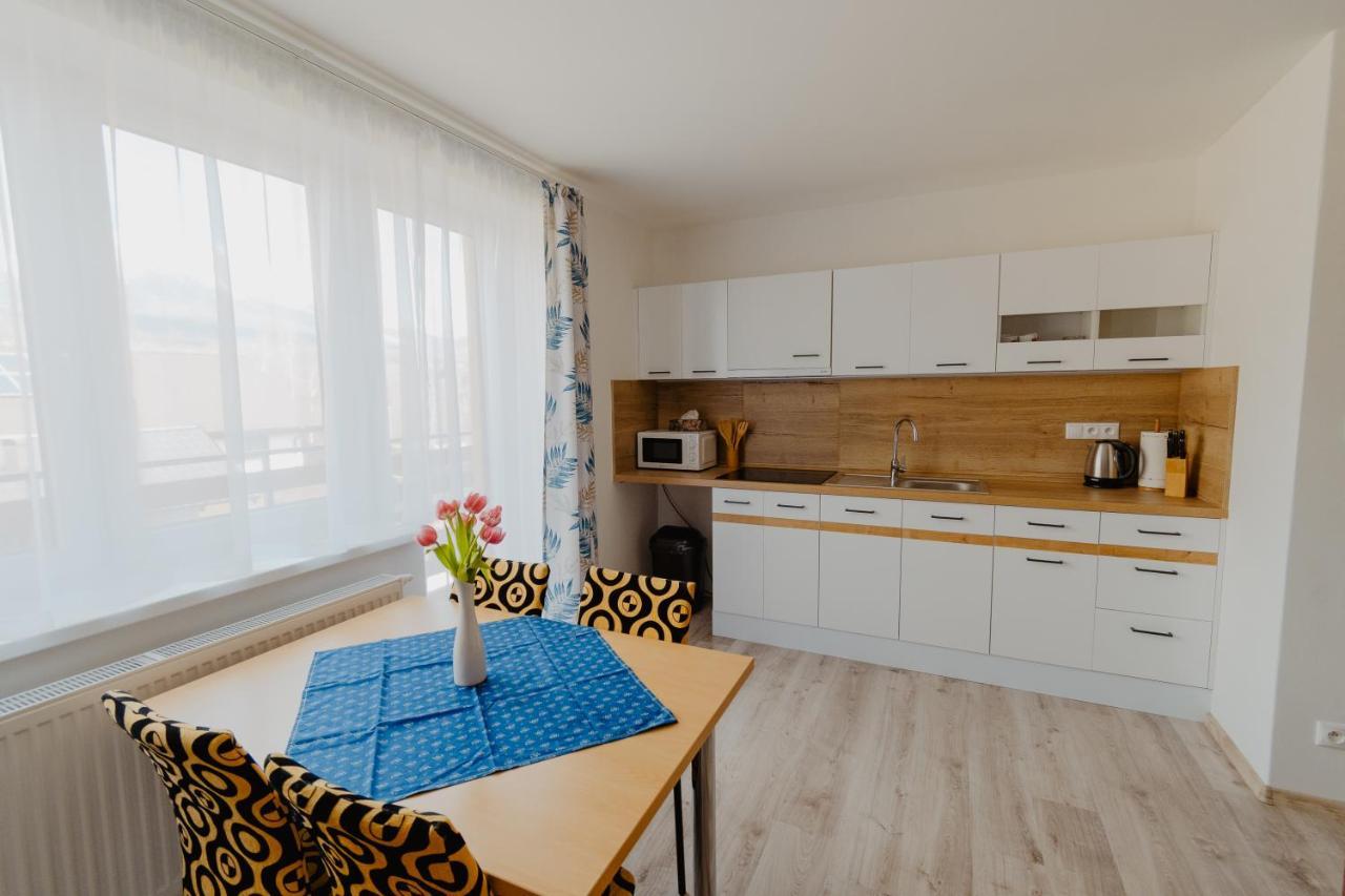 Apartmany Zara Nova Lesna Luaran gambar