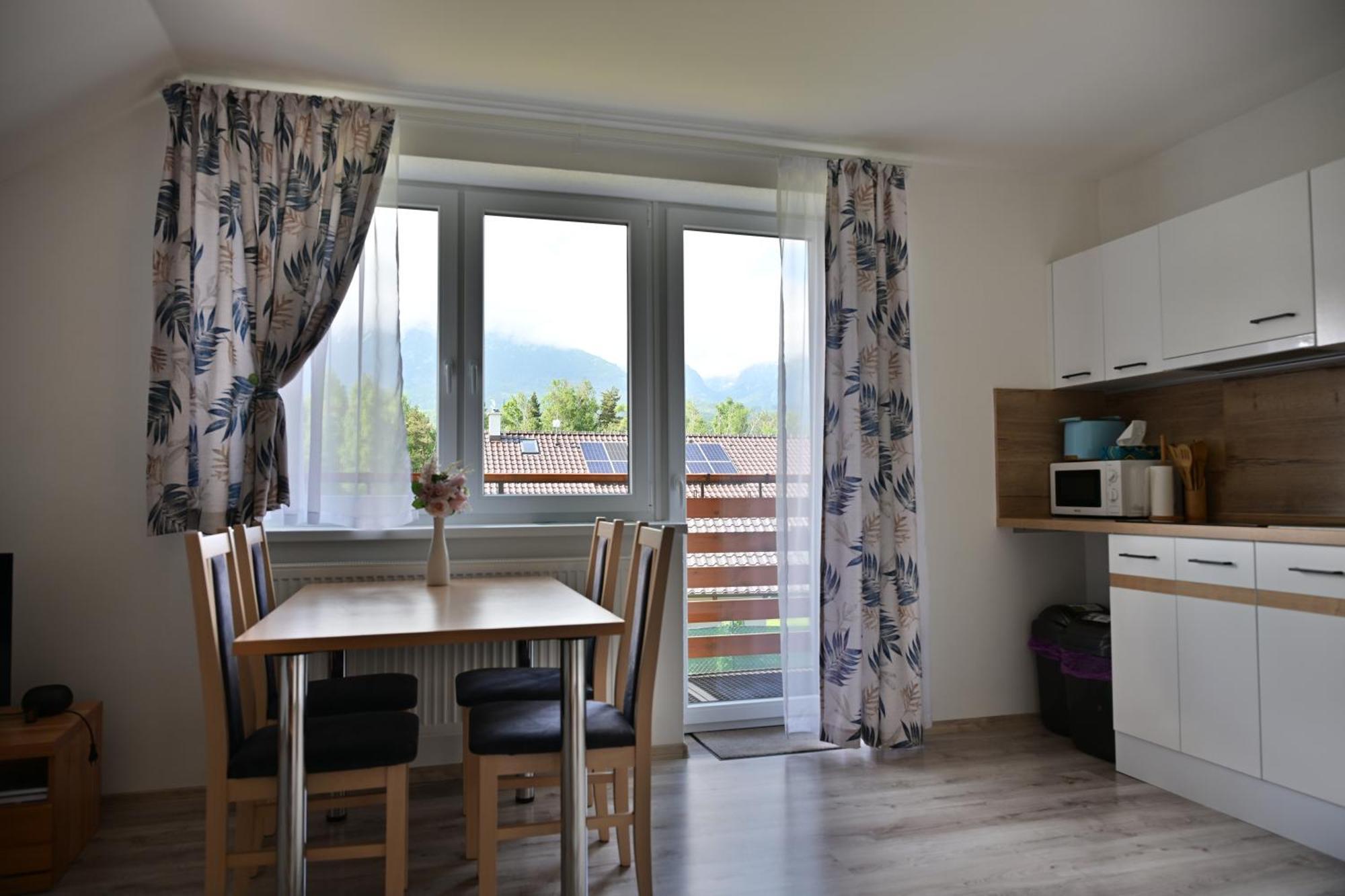 Apartmany Zara Nova Lesna Luaran gambar