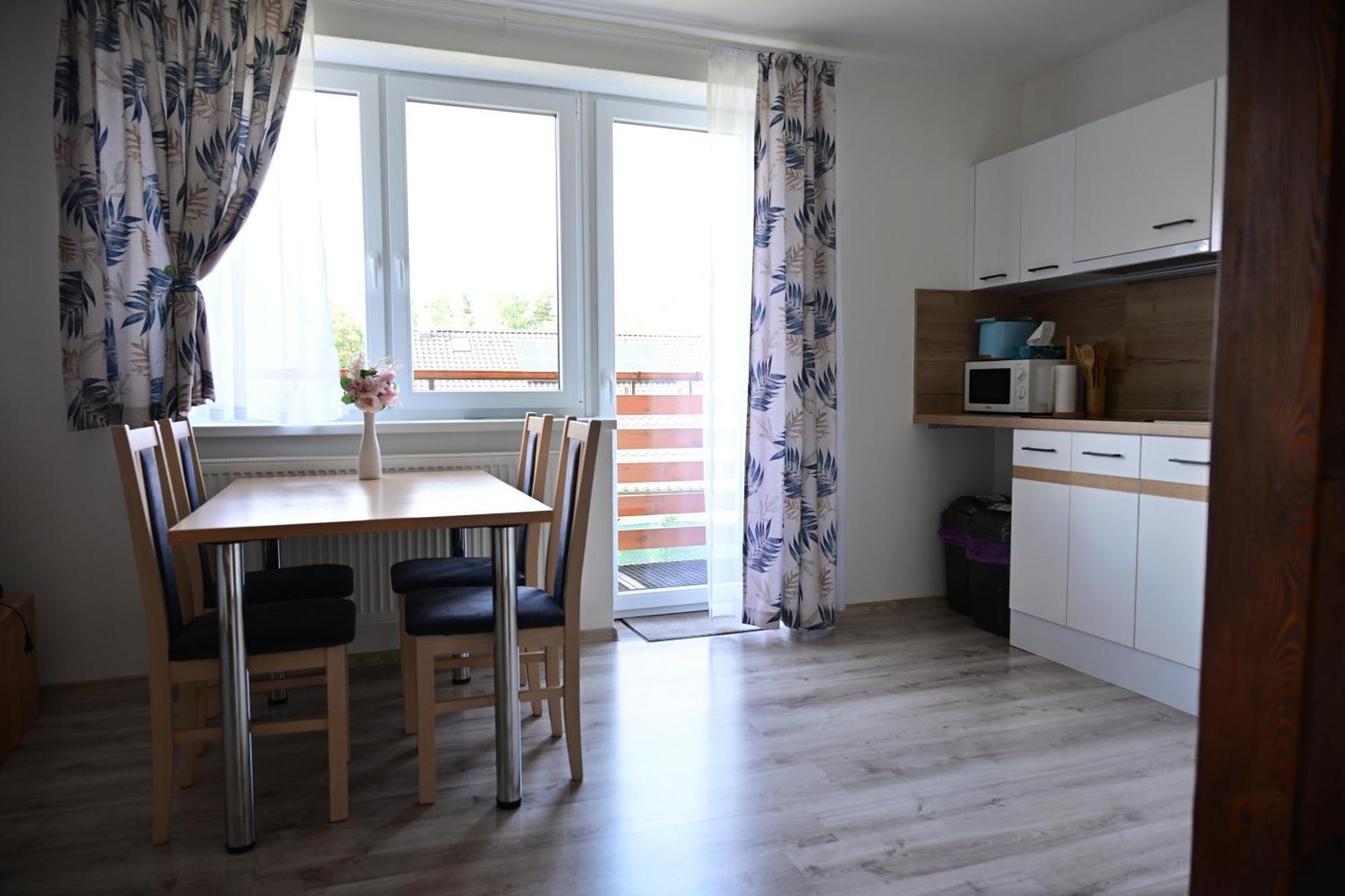 Apartmany Zara Nova Lesna Luaran gambar